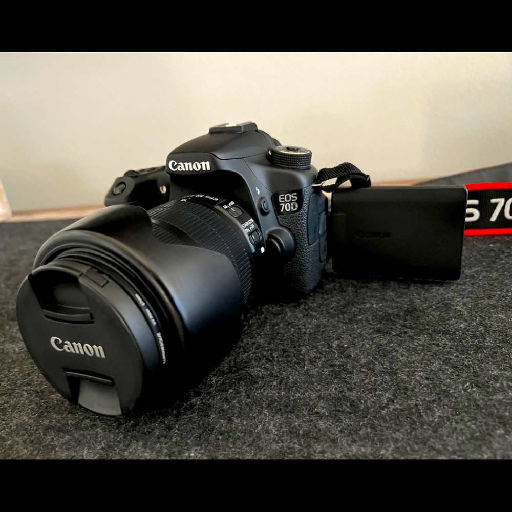 ❌Canon EOS 70D❌ Camera with 18-135mm Lens & accessories (pictured) BUNDLE DEAL!!